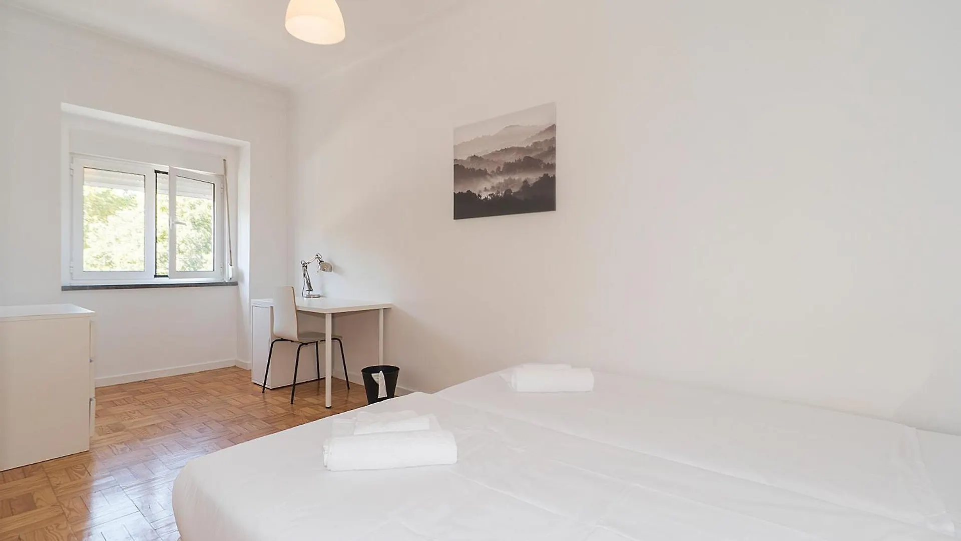 Houze_4 Room Flat In Central Lisboa